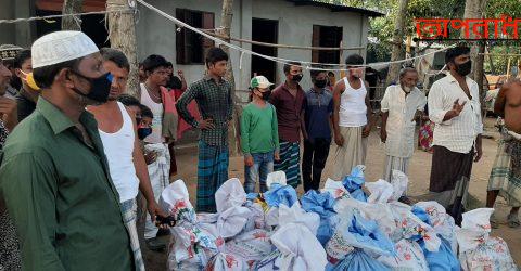 স্বপ্নসিঁড়ি ফাউন্ডেশনের উদ্যোগে দেবিদ্বারে বেদে সম্প্রদায়ের মধ্যে খাদ্যসামগ্রী বিতরণ