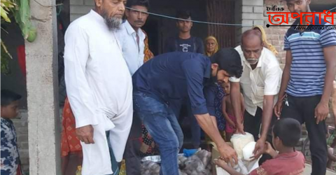 নড়াইল জেলা আওয়ামী লীগের সাধারন-সম্পদক নিলু খানের পক্ষ থেকে ২০০ পরিবারের মাঝে ঈদ উপহার বিতরণ