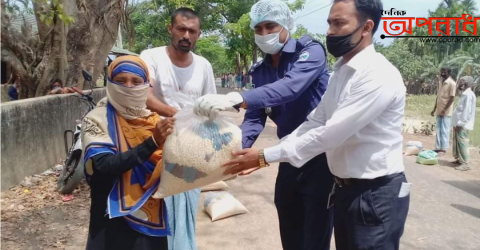 মানবতার উজ্জ্বল দৃষ্টান্ত ইনানী পুলিশ ফাঁড়ির ইনচার্জ সিদ্ধার্থ সাহা