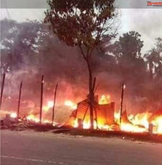 খুলনার বটিয়াঘাটা উপজেলায় অগ্নিকান্ডে ৩৫ টি দোকান পুড়ে ছাঁই!