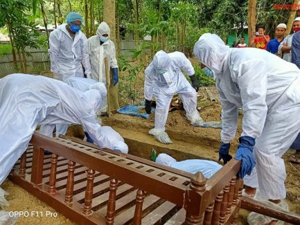 দেবিদ্বারে ২ চিকিৎসক দম্পতিসহ মোট আক্রান্ত ১০৮ মৃত ৯ জেলার শীর্ষে