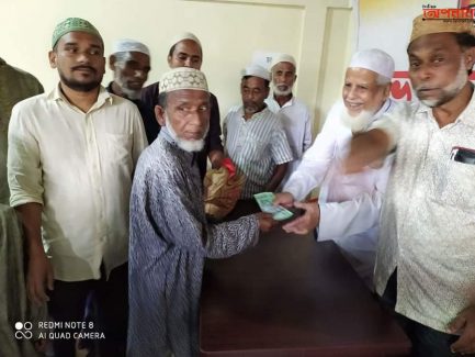 শায়েস্তাগঞ্জে শতাধিক অসহায় পরিবারের পাশে দাড়ালো প্রভাতফেরি