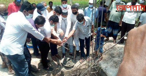 হিলি কমিউনিটি ক্লিনিকের ভিত্তিপ্রস্তর উদ্বোধন