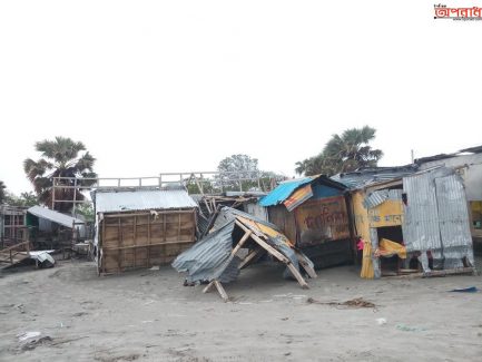 কুয়াকাটায় পর্যটন নির্ভর ক্ষুদ্র ব্যবসায়ীদের হালচাল-দিনকাল কোনোটাই ভালো যাচ্ছেনা॥