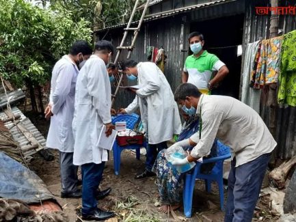 নাসিরনগরে ঘূর্ণিঝড়ে আহতদের  পাশে নাসিরনগর উপজেলা স্বাস্থ্য কমপ্লেক্সে টিম।