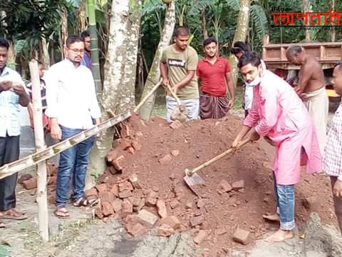 শিবগঞ্জে ৩ হাজার লোকের অযোগ্য হয়ে যাওয়া রাস্তাকে চলাচলের যোগ্য করলেন তরুন সমাজ সেবক রাকিব আকন্দ