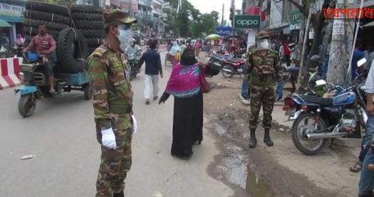 ঝিনাইদহে করোনাভাইরাস প্রতিরোধে টহল অব্যাহত রেখেছে সেনাবাহিনী