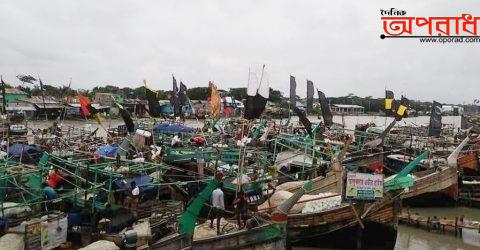 কলাপাড়ায় ৬৫দিনের অবরোধে বেকার জেলেরা খাদ্য সহায়তা পায়নি, কাটাচ্ছে অমানবিক জীবন॥