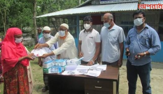 ঝিনাইদহের শৈলকুপায় বিনামূল্যে স্বাস্থ্য উপকরণ বিতরণ