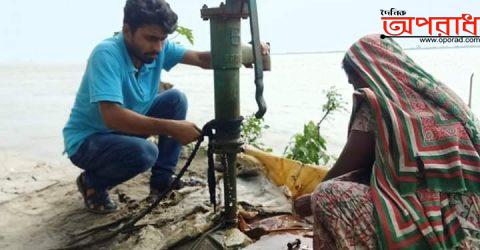 যমুনার পানি বিপদসীমার উপরে, ভাঙনে অসহায় পরিবার।