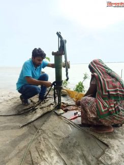 যমুনার পানি বিপদসীমার উপরে, ভাঙনে অসহায় পরিবার।