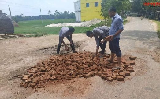 সুজানগর উপজেলার ইউনিয়নগুলোতে রাস্তার বেহাল দশা