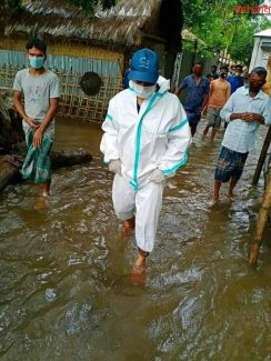 বুড়িমারীর ৩ শত পরিবারকে পানিবন্দি অবস্থা থেকে উদ্ধার করলেন পাটগ্রাম উপজেলা নির্বাহী অফিসার।