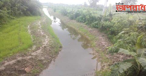 ঝিনাইদহের মহেশপুরে কাকিলাদাড়ি বিলের খাল খনন পরিদর্শনে – এমপি চঞ্চল