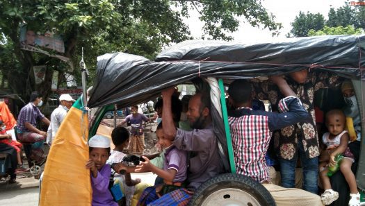 কোটচাঁদপুরে সামাজিক দূরত্ব মানছে না ইজিবাইক ও আলমসাধুর যাত্রীরা