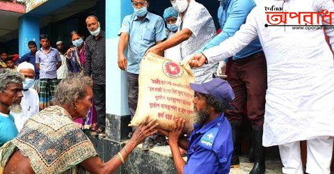 আজমিরীগঞ্জ ০৫ নং শিবপাশা ইউনিয়নে বন্যার্তদের মাঝে প্রধানমন্ত্রীর উপহার বিতরন