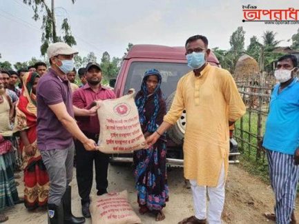 আজমিরীগঞ্জ সদর ও কাকাইলছেও ইউনিয়নের বন্যার্তদের আশ্রয়কেন্দ্রে প্রধানমন্ত্রীর উপহার বিতরন