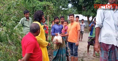 তাড়াইলের পানিবন্দি নগরকুল গ্রামের দুঃস্থদের মাঝে ত্রাণ বিতরণ