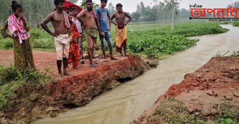 শত্রুতা মূলক নির্মাণাধীন সরকারি পাকা রাস্তা কেটে দেয়ার অভিযোগ