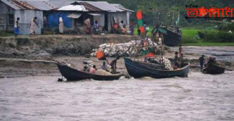 নোয়াখালী হাতিয়ায় সঙ্গে সারা দেশের নৌ চলাচল বন্ধ।