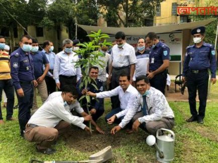 কুড়িগ্রামে মুজিববর্ষ উপলক্ষে বৃক্ষরোপন।