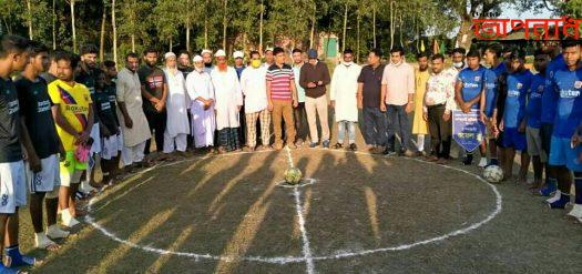 মুন্সীগঞ্জের সিরাজদিখানে ফুটবল লিগের টুর্ণামেন্টে চম্পকদি নাইট রাইডার্স ফাইনালে।