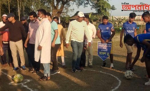 মুন্সীগঞ্জের সিরাজদিখানে ফুটবল লিগের টুর্ণামেন্টে চম্পকদি নাইট রাইডার্স ফাইনালে ।