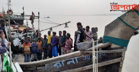 ফিসিং ট্রলারসহ ১৯ বাংলাদেশী জেলে উদ্ধার