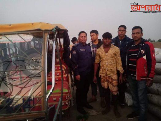 আজমিরীগঞ্জে ৩ ‘শ লিটার চোলাইমদ সহ এক পাচারকারী আটক