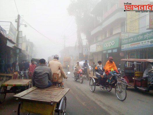 যশোরে সারাদিন কুয়াশা প্রচন্ড শীত, যানবহন সতর্কতার সাথে চলাচল