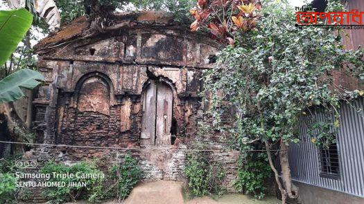 বিথঙ্গলের ১৩’শ বছরের পুরনো জড়াজীর্ণ শ্রীশ্রী  জগৎমোহন জিউর আখড়াটি সংস্কারের দাবি