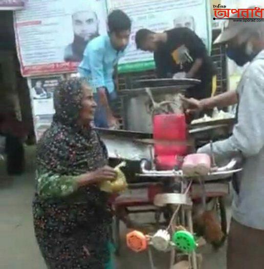 মোংলায় ফুডব্যাংকিং বাগেরহাট কল্যাণ সংস্থা’র অসহায় ক্ষুধার্তদের মাঝে খাবার বিতরন