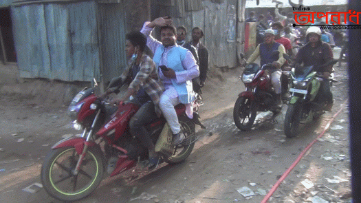 হিলিতে নৌকা মনোনয়ন প্রত্যাশী কাওছারের বিশাল মোটরসাইকেল শোডাউন