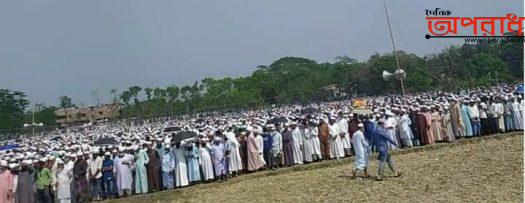 হেফাজতে ইসলামের উপদেষ্টা নোমান ফয়জীর দাপন সম্পন্নঃ  যানাজায় লাখো মুসল্লির ঢল