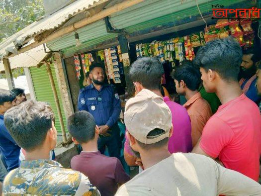 জনগণের দোরগোড়ায় পুলিশিং সেবা পৌঁছে দিতে মাঠে কাজ করছেন এসআই পারভেজ