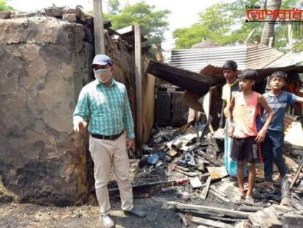 হাটহাজারীতে অগ্নিকাণ্ডে ক্ষতিগ্রস্ত৫ পরিবারের পাশে উপজেলা প্রশাসন