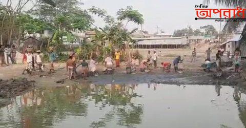 কলাপাড়ায় ছোট ভাইয়ের বসতভিটায় জোড়পূবক দখল, দলবল নিয়ে বড় ভাইয়ের হামলা ॥