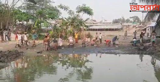 কলাপাড়ায় ছোট ভাইয়ের বসতভিটায় জোড়পূবক দখল, দলবল নিয়ে বড় ভাইয়ের হামলা ॥