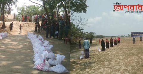 কলাপাড়ায় দু:স্থ ও অসহায়দের মাঝে নৌ-বাহিনীর খাদ্য সহায়তা ॥