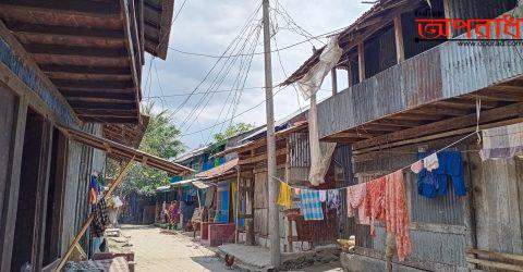 পিরোজপুরের কাউখালীর হাট-বাজারের জায়গায় বসত বাড়ি তৈরি