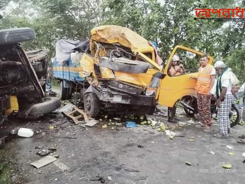 কুষ্টিয়া বাইপাস সড়কে ট্রাক-পিকাপ মুখোমুখি সংঘর্ষে আহত – ৪