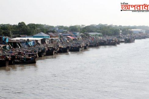 কলাপাড়াসহ দক্ষিন উপকূলীয় জেলেরা পার করছে মানবেতর জীবন ॥