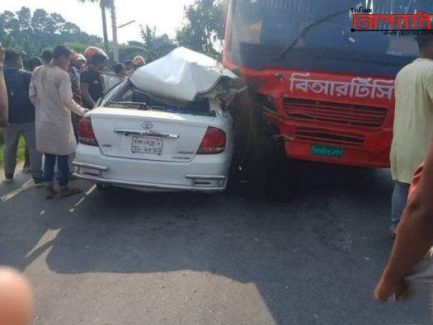 ফরিদপুরে বাস-প্রাইভেটকারের মুখোমুখি সংঘর্ষে দুইজন নিহত