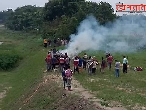 মহাশ্মশান থেকে গোরস্থান সর্বত্র ব্যাস্ত সৎকারের জন্য ।