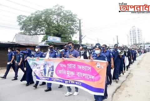 কুষ্টিয়ায় পুলিশ সুপারের নের্তৃত্বে করোনা প্রতিরোধে  আবারো বর্ণাঢ্য র‍্যালি ও মাস্ক বিতরণ কর্মসূচি পালন।