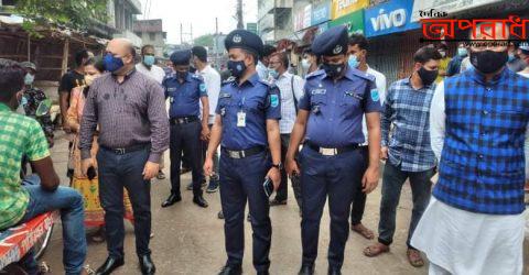 লকডাউনের দ্বিতীয় দিনেও কঠোর অবস্থানে রাজবাড়ী জেলা পুলিশ ও প্রশাসন