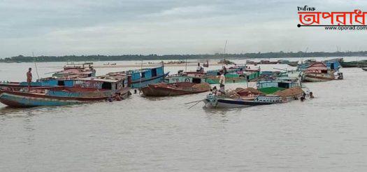 যাদুকাটা নদীতে বালি উত্তোল শুরু, কর্মহীন লাখো শ্রমিকের মাঝে আনন্দ উদ্দীপনা