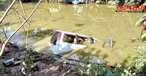 চলন্ত মাইক্রোবাস নিয়ন্ত্রণ হারিয়ে মৃত্যু – ২, আহত – ১ ॥