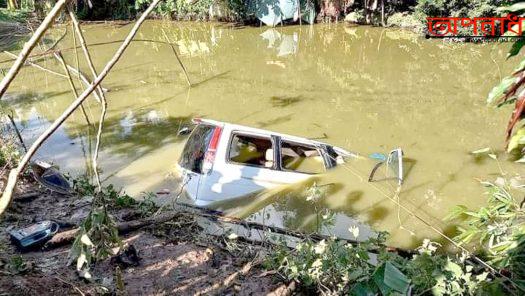 চলন্ত মাইক্রোবাস নিয়ন্ত্রণ হারিয়ে মৃত্যু – ২, আহত – ১ ॥