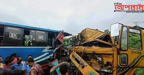 কুষ্টিয়ার ভেড়ামারায়  ট্রাক ও বাসের মুখোমুখি সংঘর্ষে আহত-২০, নিহত-১